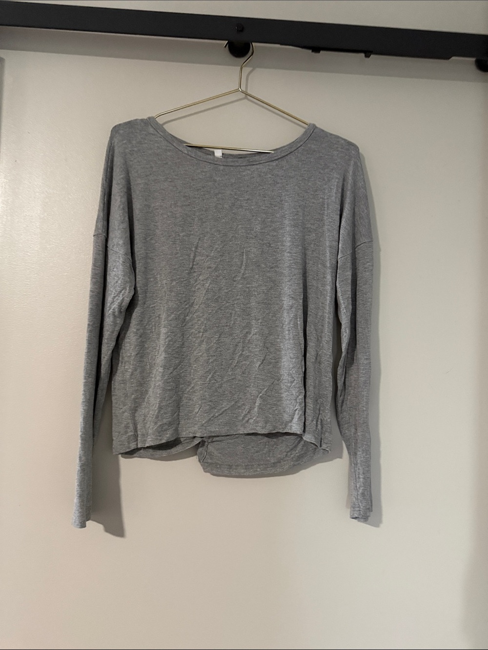 Casual Women's Long-Sleeve Crewneck Top - Gray